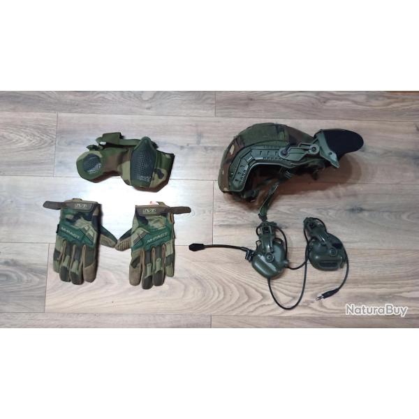 lot casque et accessoires