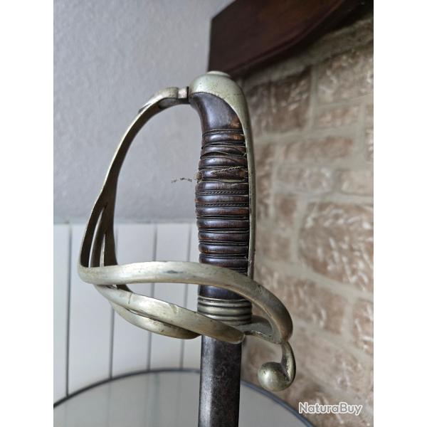 Sabre mod�le 1882 d'officier d'infanterie dat� juin 1904 ww1 14/18 casque uniforme 1914 1918