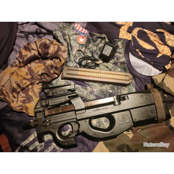 REPLIQUE FUSIL D'ASSAUT BILLE FN HERSTAL P90 TACTICAL AEG SEMI ET FULL AUTO BAX PUISSANT. 1.8 JOULS