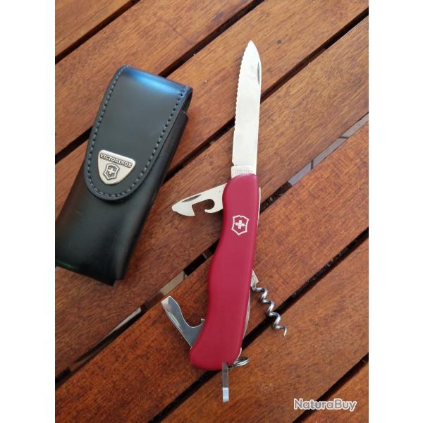A SAISIR - Couteau pliant 5 pi�ces + �tui de ceinture VICTORINOX blocage de s�curit� comme NEUF TBE