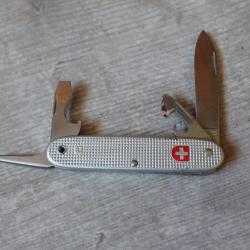 1979 COUTEAU DE DOTATION Soldat de l'Arm&eacute;e Suisse