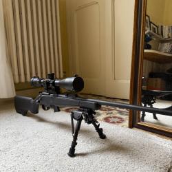 Escort Hatsan 22LR (semi lourd) comme neuf 2 bo&icirc;tes tir&eacute;e vendu avec bi pied sans lunette