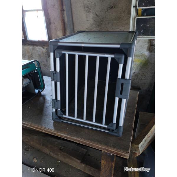Cage pour chien.