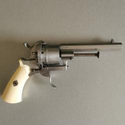 Revolver civil &agrave; broche Saint-Etienne calibre 9mm