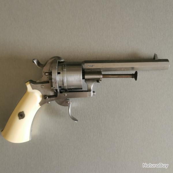 Revolver civil � broche Saint-Etienne calibre 9mm