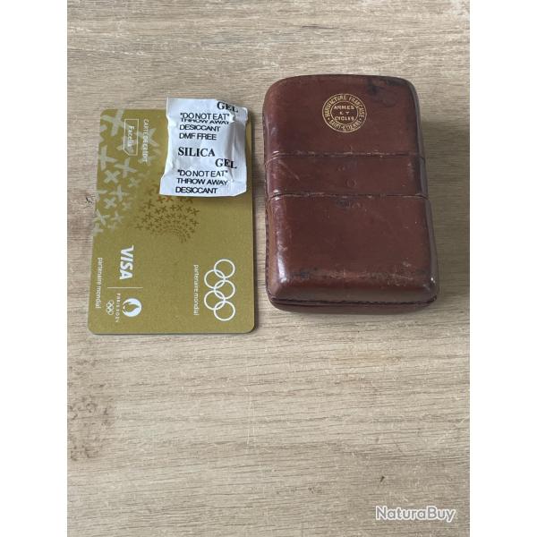 UNIQUE �TUI EN CUIR DE LA ��MAS��, D'UNE CONTENANCE DE 20 CARTOUCHES 6MM V�LODOG