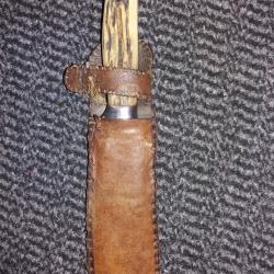 couteau de chasse ancien etuit cuir artisanal dat&egrave; 1943 scout ffi