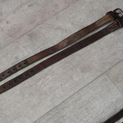 2 sangles, lani&egrave;res en cuir pour brellage, sac poils, havresac Suisse. Pour couverture, gamelle (55)