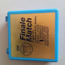 BOITE DE RANGEMENT PLASTIQUE POUR 100 PLOMBS 4,5 mm