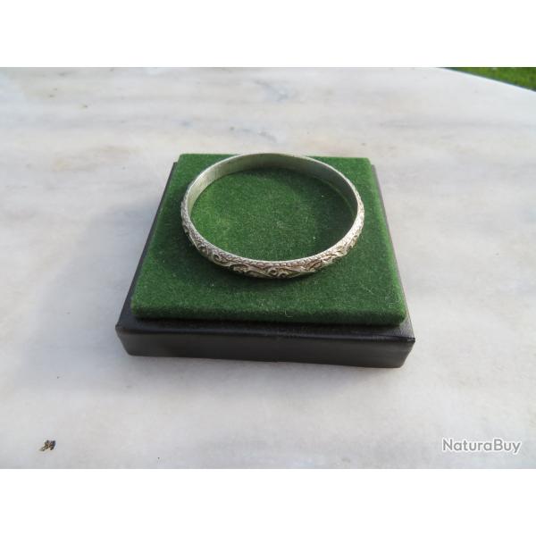 Ancien bracelet jonc rigide en argent � d�cor de rinceaux (Diam 5.5 Cm Env) - FRANCE (XX�)