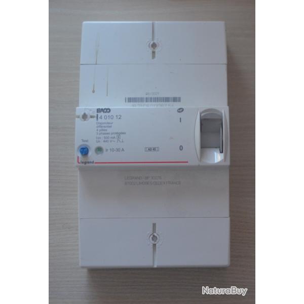 Disjoncteur de branchement 10/30 A triphas� 500ma legrand/ baco