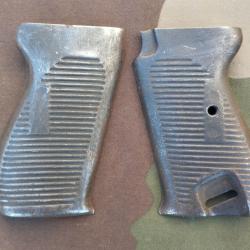 Paire de plaquettes en T&ocirc;le pour Pistolet P38  fin de guerre