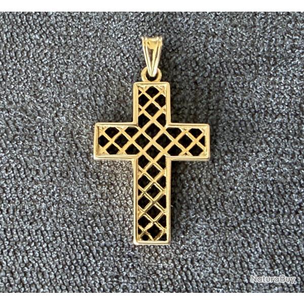 Croix ajour�e en or massif 18 carats - Bapt�me - M�daille - Catholique - Chr�tien