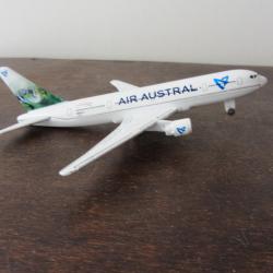 Miniature publicitaire en m&eacute;tal Boeing 777 Air Austral 1994