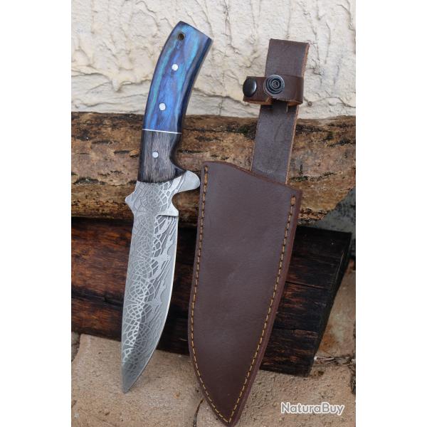 Couteau Tribal Lame Acier 1055 d�cor grav� Manche bois �tui cuir Etui Cuir Fabrication Artisanale