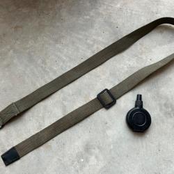Bretelle d'origine pour fusil ZASTAVA M76 + burette d'huile en tr&egrave;s bon etat