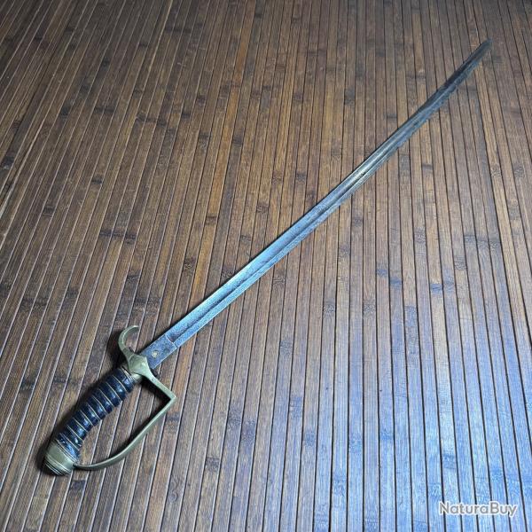 SABRE DE CAVALERIE ANGLAIS LAME GRAV�E REGINA VICTORIA
