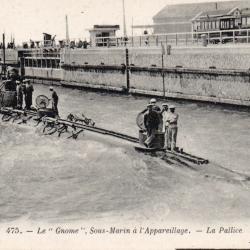 Carte Postale - Le "Gnome", Sous-Marin &agrave; l'Appareillage. - La Pallice -N&deg;7079