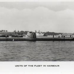 Carte postale - Unit&eacute;s de la flotte dans le port -N&deg;7682