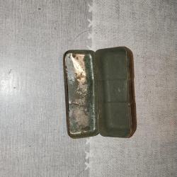 Bo&icirc;te m&eacute;tallique de bougie ancienne KLG 3
