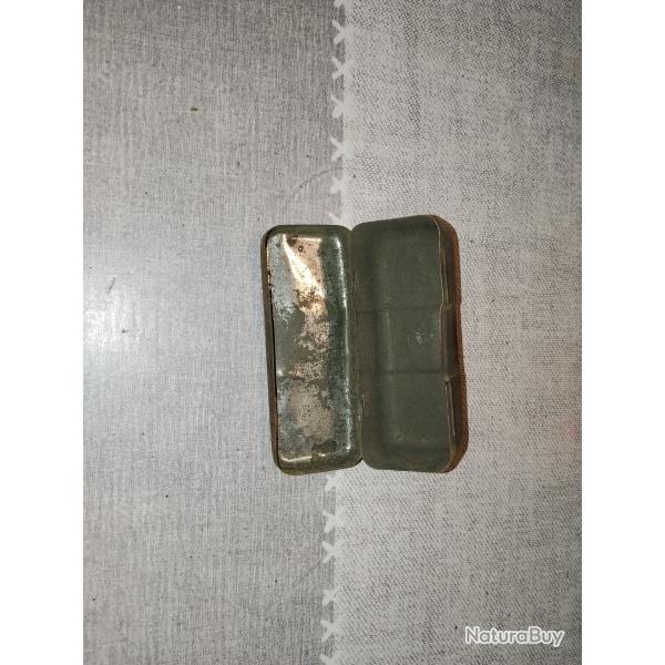 Bo�te m�tallique de bougie ancienne KLG 3