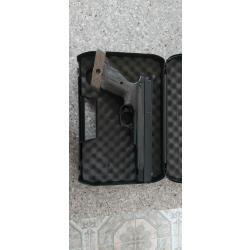 Pistolet GAMO air compacte droitier