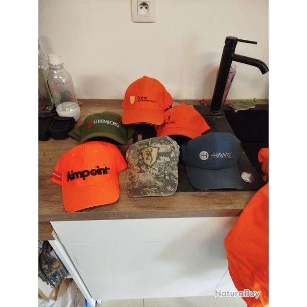 Lot de casquettes