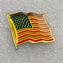 PINS PATRIOTIQUE USA  DRAPEAU ETATS UNIS