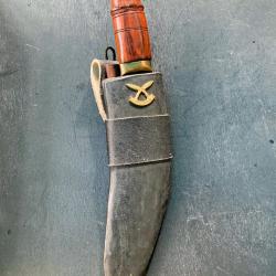 ROBUSTE ET GRAND POIGNARD MILITAIRE KUKRI DE L"ARMEE GURKHAS. INDE, NEPAL, TIBET