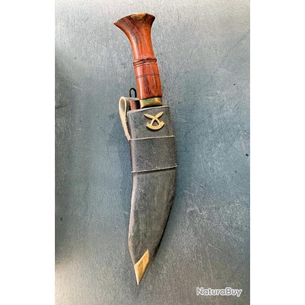 ROBUSTE ET GRAND POIGNARD MILITAIRE KUKRI DE L"ARMEE GURKHAS. INDE, NEPAL, TIBET