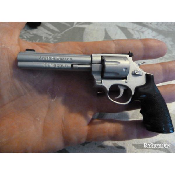 miniature #2 - revolver S&W 44 mag
