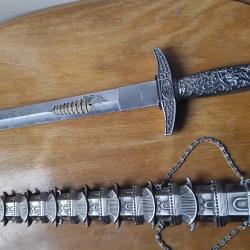 Dague Chinoise Stainless avec bel &eacute;tui D&eacute;cor Pagode longueur de lame 35 cm
