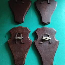 LOT DE 4 ECUSSONS BOIS AVEC PINCES DE FIXATIONS TROPHEE CHASSE CHEVREUIL CHAMOIS TAXIDERMIE