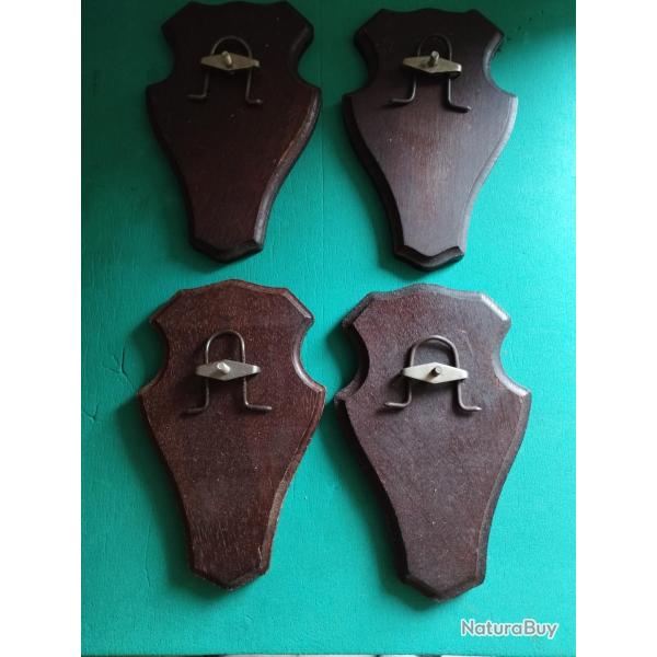 LOT DE 4 ECUSSONS BOIS AVEC PINCES DE FIXATIONS TROPHEE CHASSE CHEVREUIL CHAMOIS TAXIDERMIE