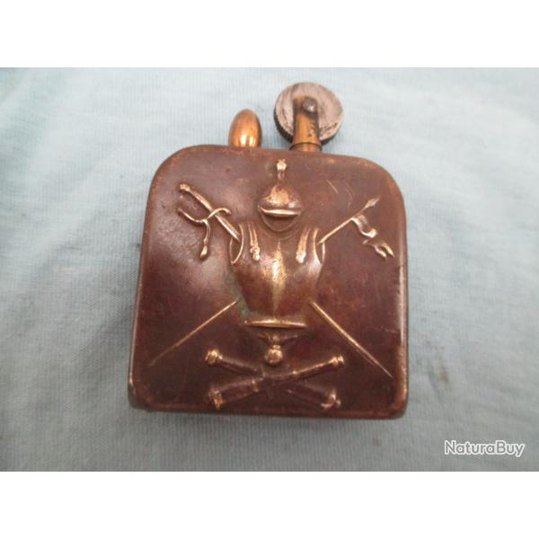artisanat de tranch�e superbe briquet a essence d�cor cuirasse sur une face