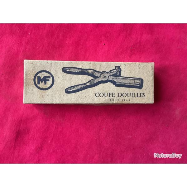 Coupe douilles universel Manufrance dans son coffret, pas de prix de r�serve.