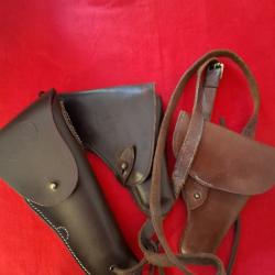 lot de trois &eacute;tuis  cuir pour pistolets