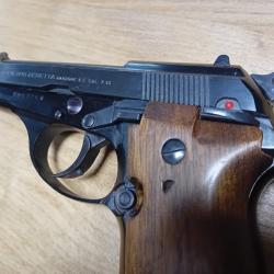 PISTOLET BERETTA 81