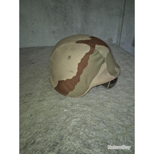 Casque arm�e Fran�aise avec couvre casque "zone chaude"
