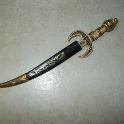 ancien coupe papier forme poignard oriental courbe metal dor&eacute; vintage