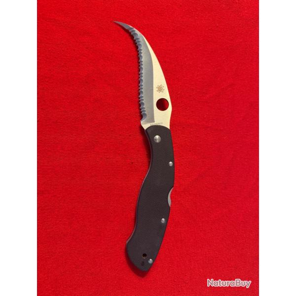 Spyderco Civilian black avec lame acier VG-10, made in Japan