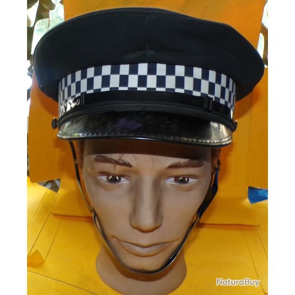 CASQUETTE BRITANNIQUE , TAILLE 58 , BON ETAT  A NOTER UNE TRACE SUR LA VISIERE  A NETTOYER VOIR PHOT