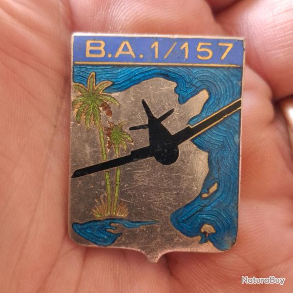 INSIGNE BA 1 / 157 TUNIS EL AOUINA ( GUERRE ALGERIE - DRAGO A 579 )