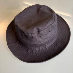 Chapeau de pluie prot&egrave;ge oreilles