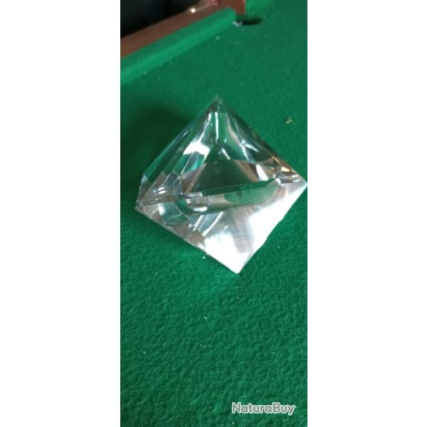 Cendrier moderniste en cristal