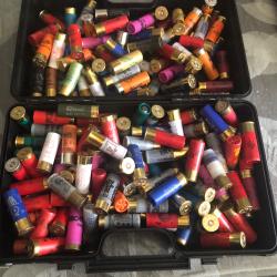 LIVRAISON OFFERTE  + de 8kg de cartouches toutes marques tout plombs, tout gramage cal 12/70valisecd