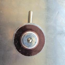 Moulinet semi-automatique