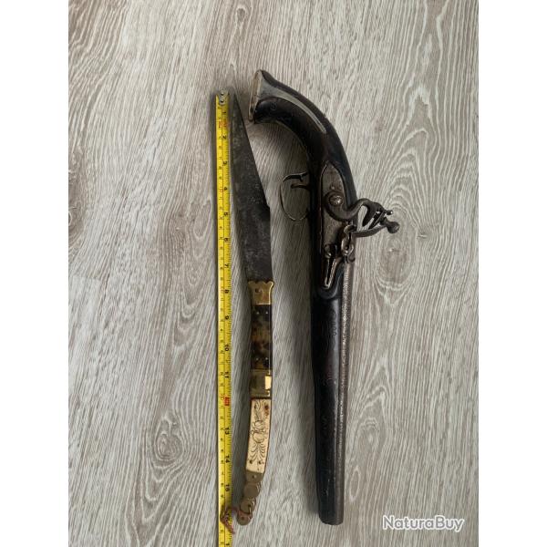 Pistolet � silex et couteau pliant