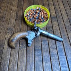 PISTOLET MONOBLOC CALIBRE 22 OU 6 mm DE LA MANUFACTURE FRAN&Ccedil;AISE D'ARMES & CYCLES DE SAINT ETIENNE