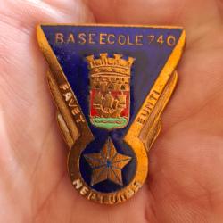 INSIGNE BASE ECOLE 740 NANTES ( A 512 )